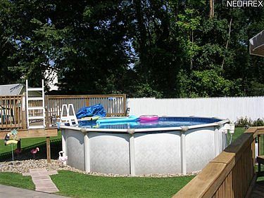 4th image of 2721 Dartmoor Dr NE