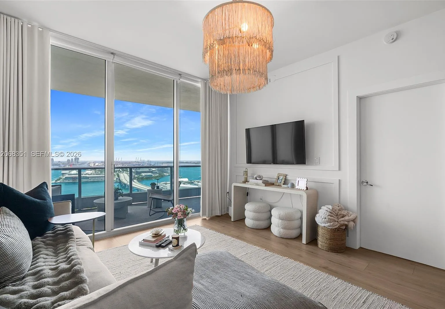 900 Biscayne Bay Condo — Photo 1