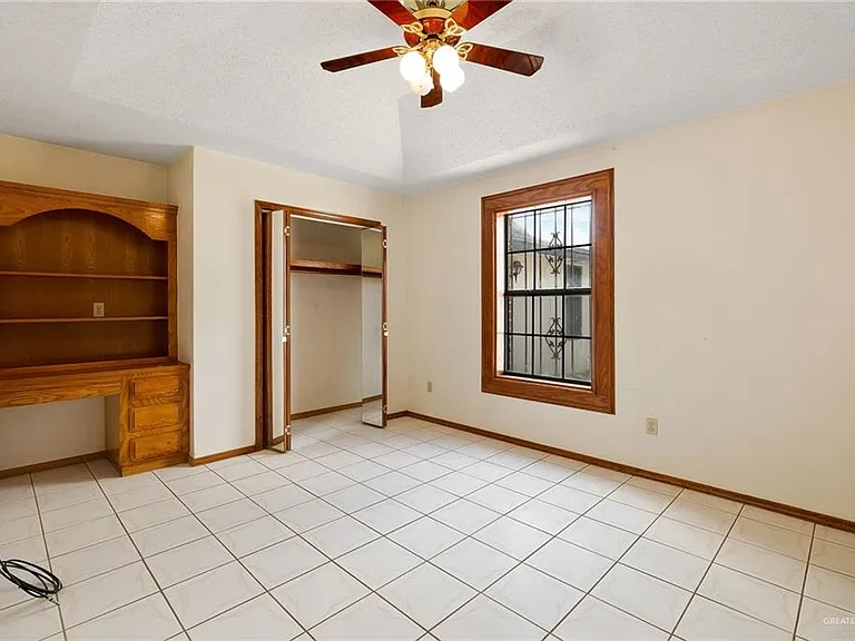 906 W Veterans Blvd — Photo 8