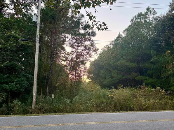  Waverly Rd., Pawleys Island, SC 29585