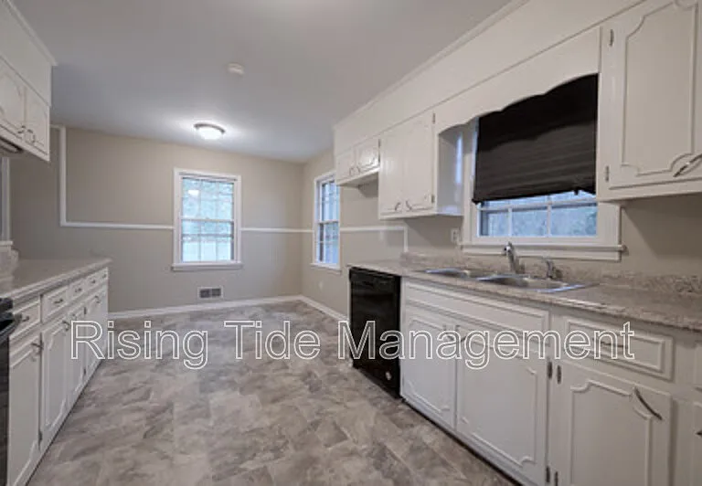 401 Lance Ln — Photo 8