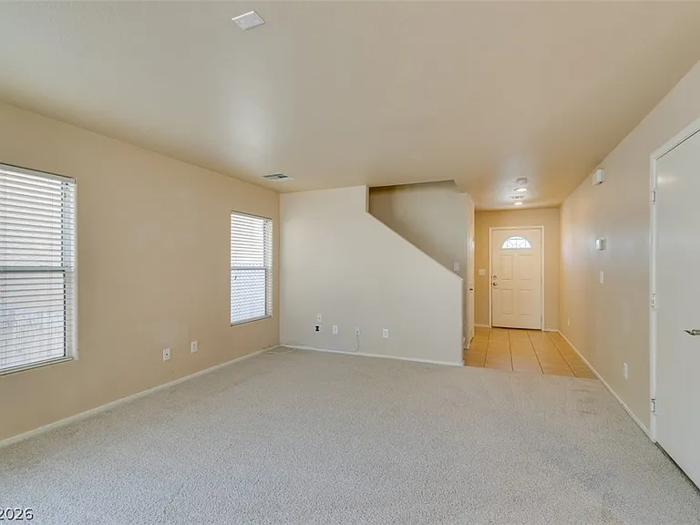 186 Gilliflower Ave #0 — Photo 7