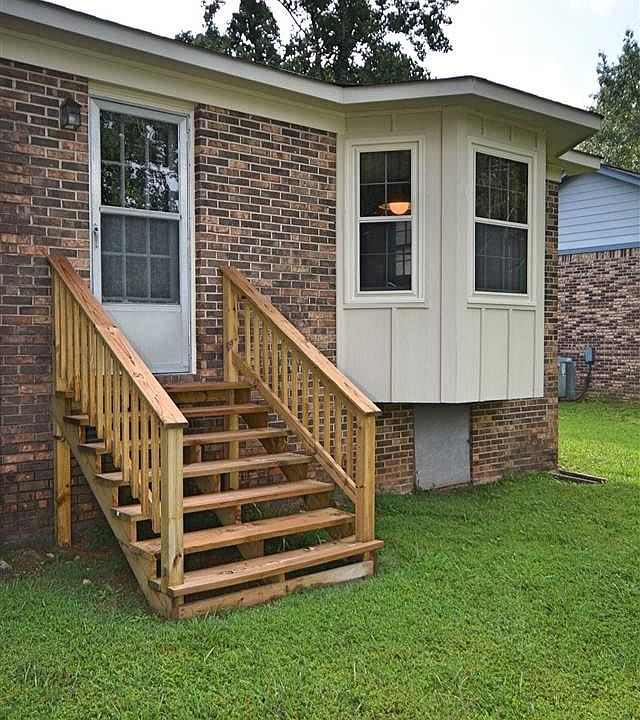 1st image of 2800 Vista Dr SE
