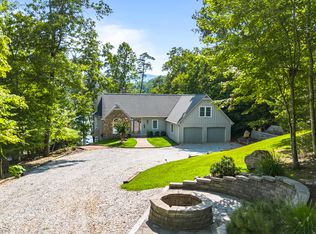 961 Fox Ridge Ln, Caryville, TN 37714