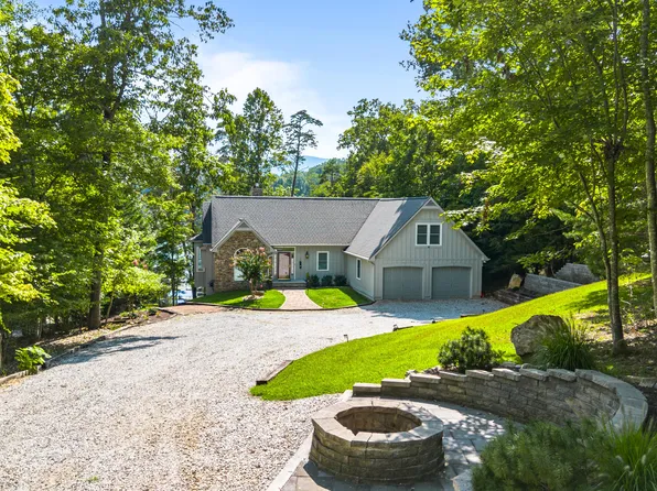 961 Fox Ridge Ln, Caryville, TN 37714