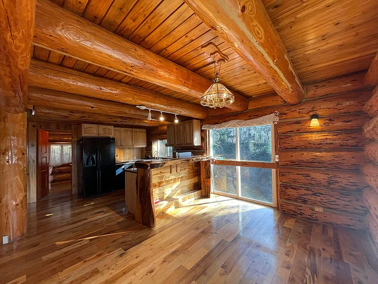 8475 Treasure Rocks Rd — Photo 14