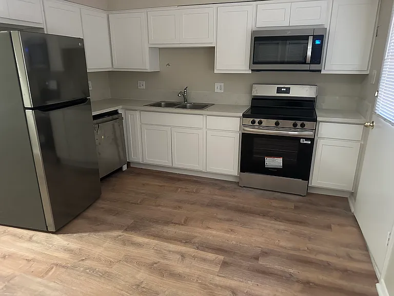 12838 N 113th Ave #7 — Photo 1