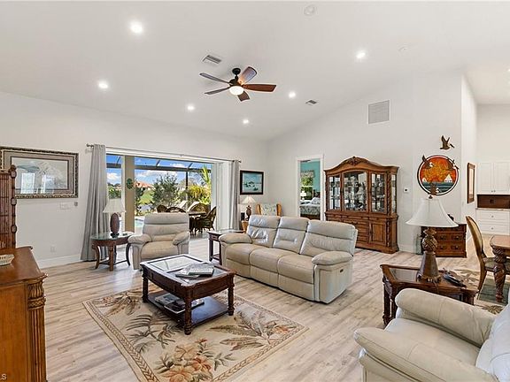 5th image of 18013 greenwood DR
