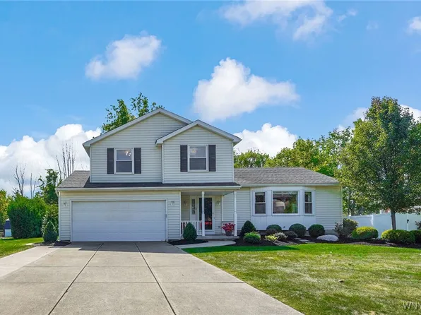 206 Continental Dr, Lockport, NY 14094