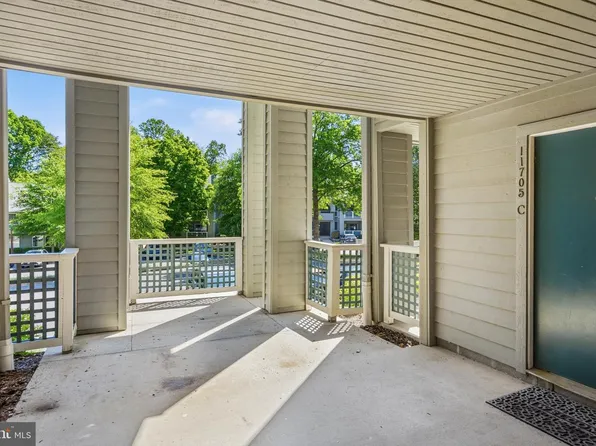 11705 Summerchase Cir, Reston, VA 20194