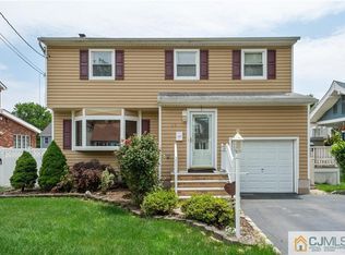 19 W Cliff Rd, Colonia, NJ 07067