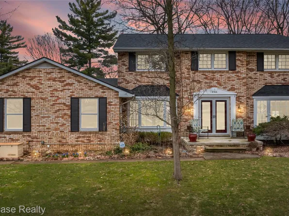 6144 Venice Dr, Commerce Township, MI 48382