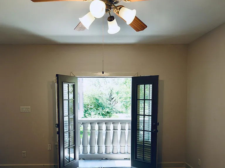 4020 Childress St #C — Photo 18
