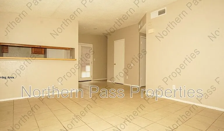 2917 E Glen Dr #B — Photo 4