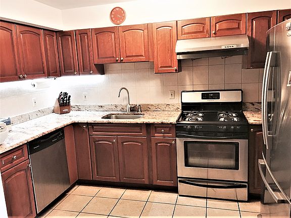2nd image of 64-34 Grand Central Pkwy #2E
