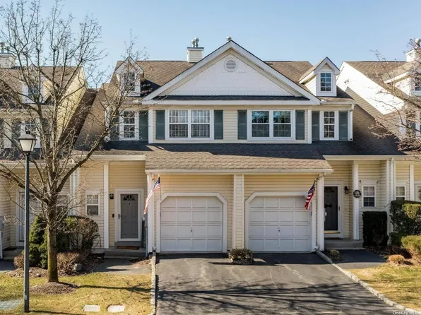 7 Chelsea Drive #7, Smithtown, NY 11787