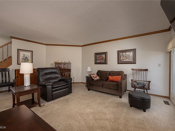 3rd image of 438 Shannon Dr