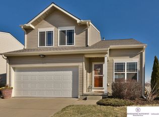 16104 Cherrywood St, Omaha, NE 68136