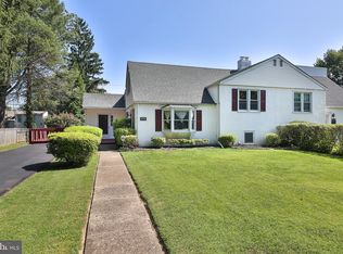 8719 Old Line Rd, Philadelphia, PA 19128