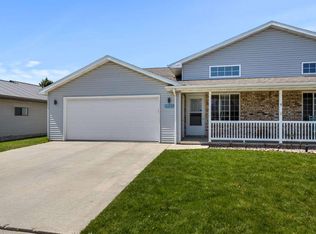 1727 Roosevelt St, Little Chute, WI 54140