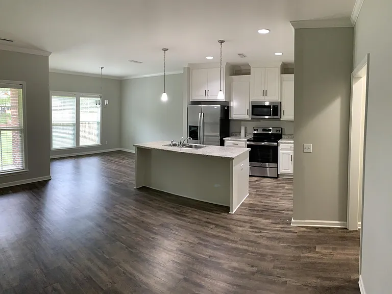 304 Huron Dr — Photo 8