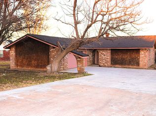 1404 Ebeling Dr, Plainview, TX 79072