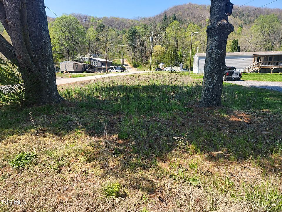2nd image of 175 Bumpus Cove Rd