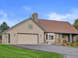 2909 Twin Waters Ln, Franksville, WI 53126