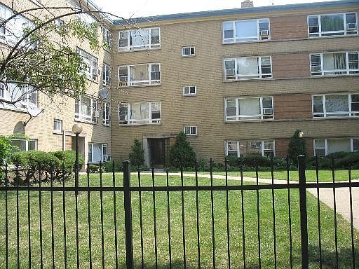 1st image of 6111 N Seeley Ave #3
