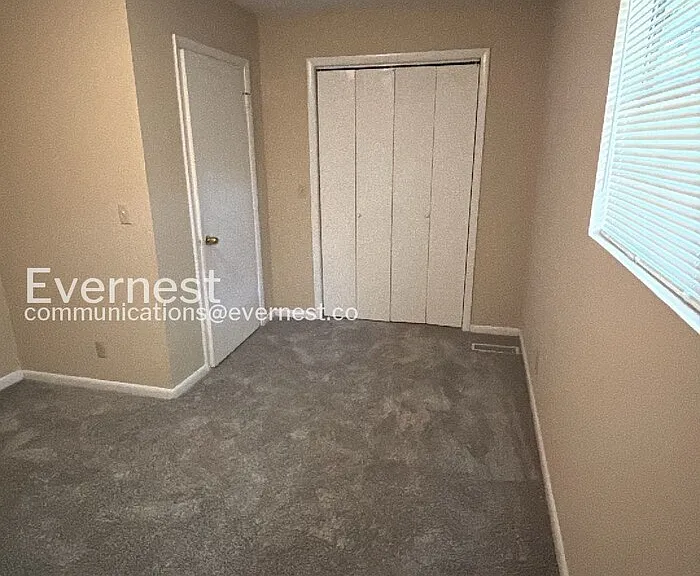1710 Ichabod Ln #B — Photo 13