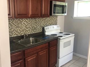 5960 N Beechwood St, Philadelphia, PA 19138