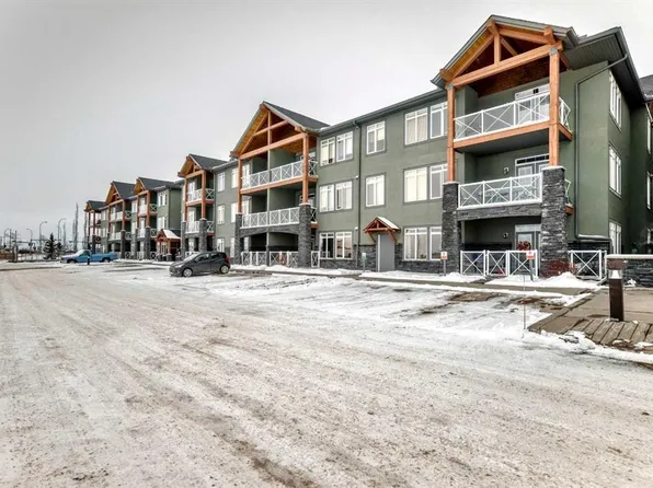 1005 B N Westmount Dr #206, Strathmore, AB T1P 0C3