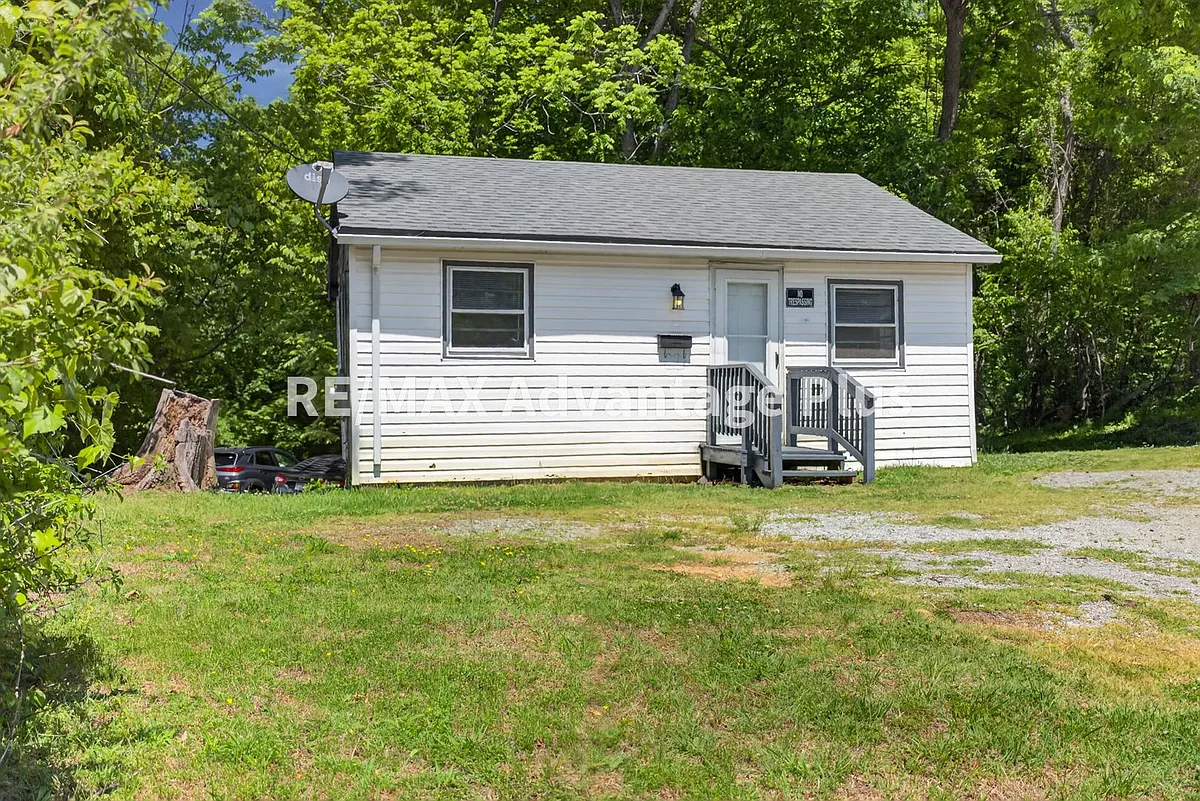 Building Photo - 504 Longwood Ave