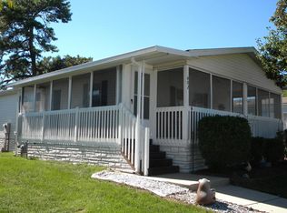 402 Maplehurst Ct, Whiting, NJ 08759