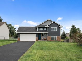 821 Isanti Pkwy NW, Isanti, MN 55040