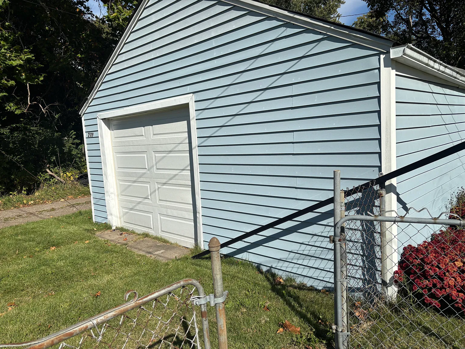 3 bed, 1305 sqft, $1,290 — Photo 3