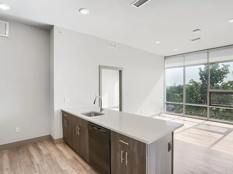 4923 King St — Photo 31