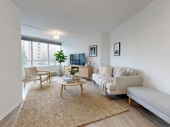 120 Promenade Cir #406, Vaughan, ON L4J 7W9