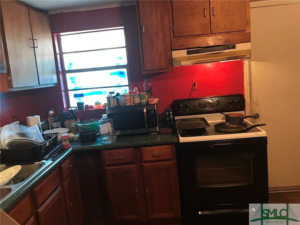 2nd image of 1932 Cimarron St