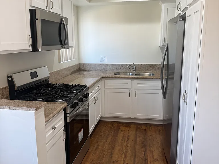 1-1501 W 145th St #5 — Photo 2