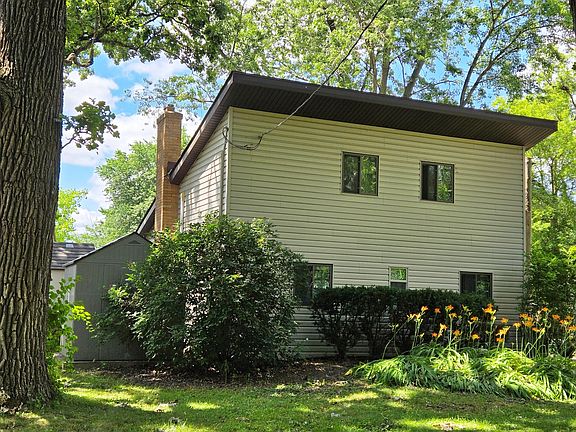 2nd image of 31525 71st St