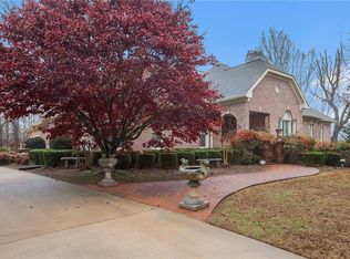 122 Tara Dr, Dawsonville, GA 30534