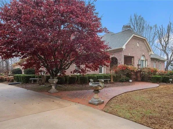 122 Tara Dr, Dawsonville, GA 30534