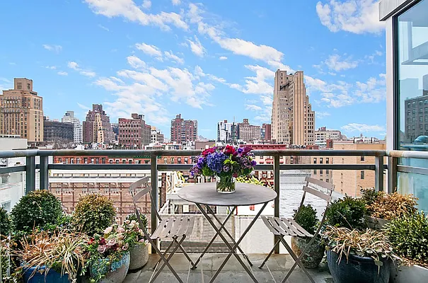 Sold by Corcoran | media 5