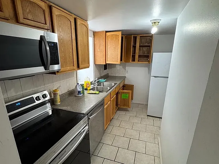 941 Felicia St — Photo 13