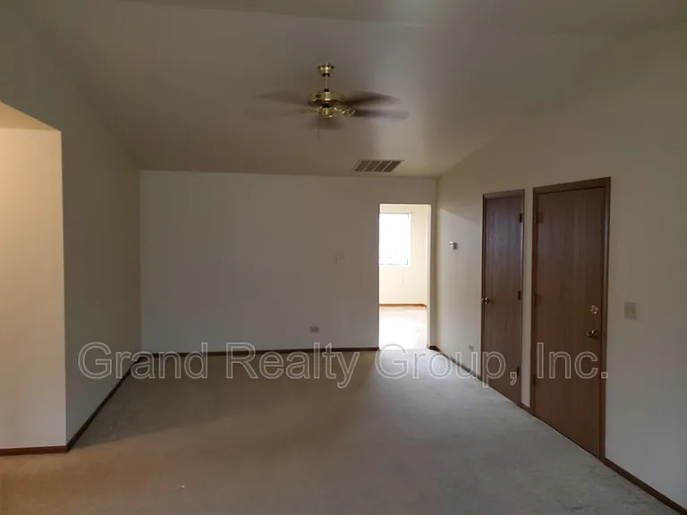573 Anita Ave #2N — Photo 3