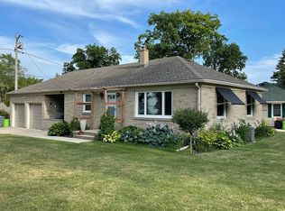 1260 Edwards St, Brookfield, WI 53005