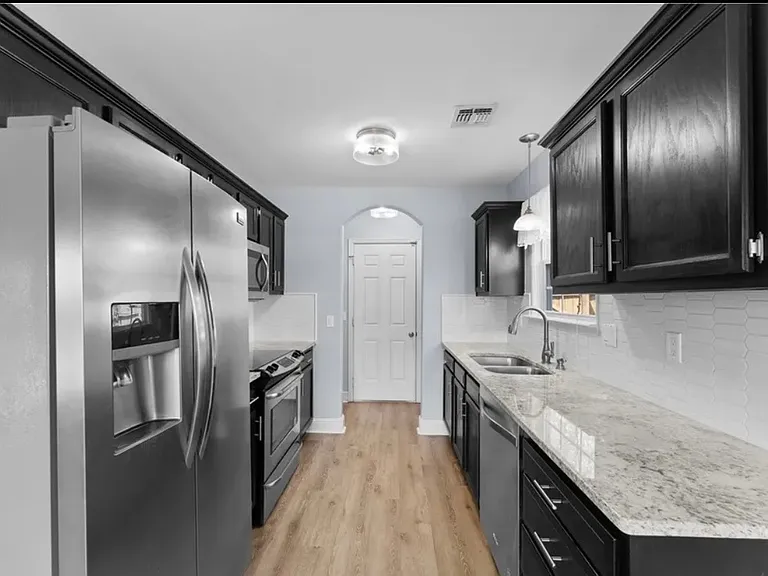 550 Bonanza St — Photo 9