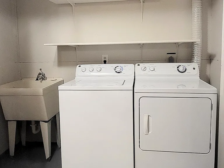 Washer/dryer included.