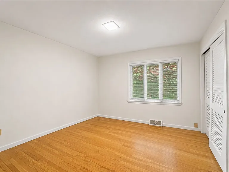 102 Corson Pl — Photo 30